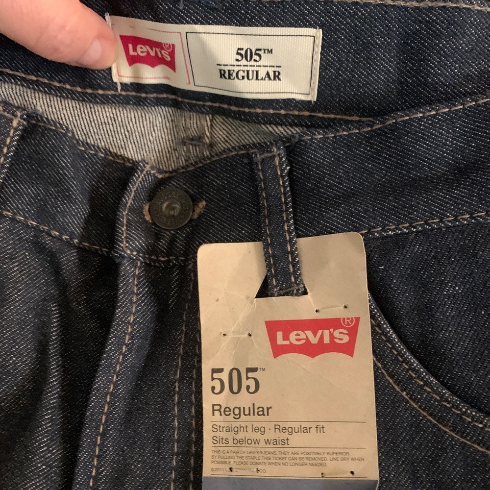 NWT Levi's 505 Regular Straight Leg Jeans
